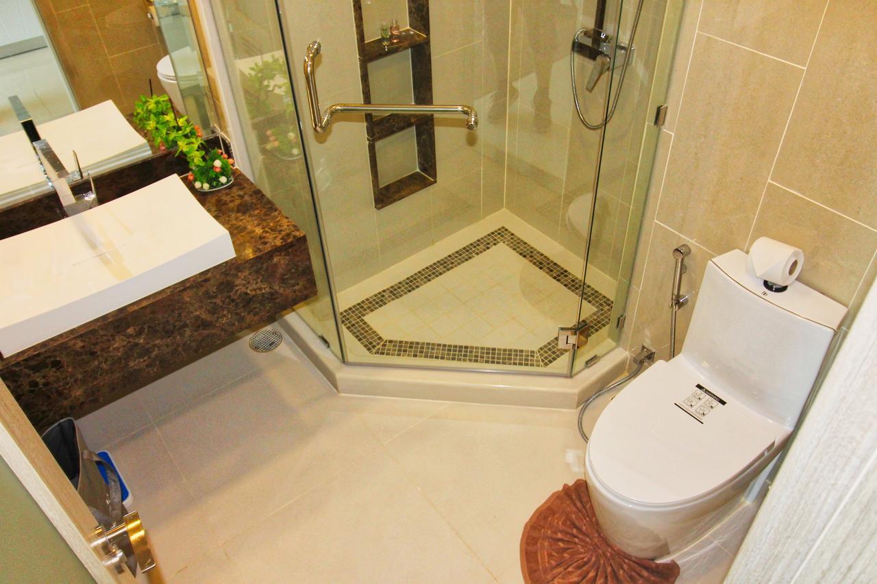 The Peak Towers Pattaya Exterior foto