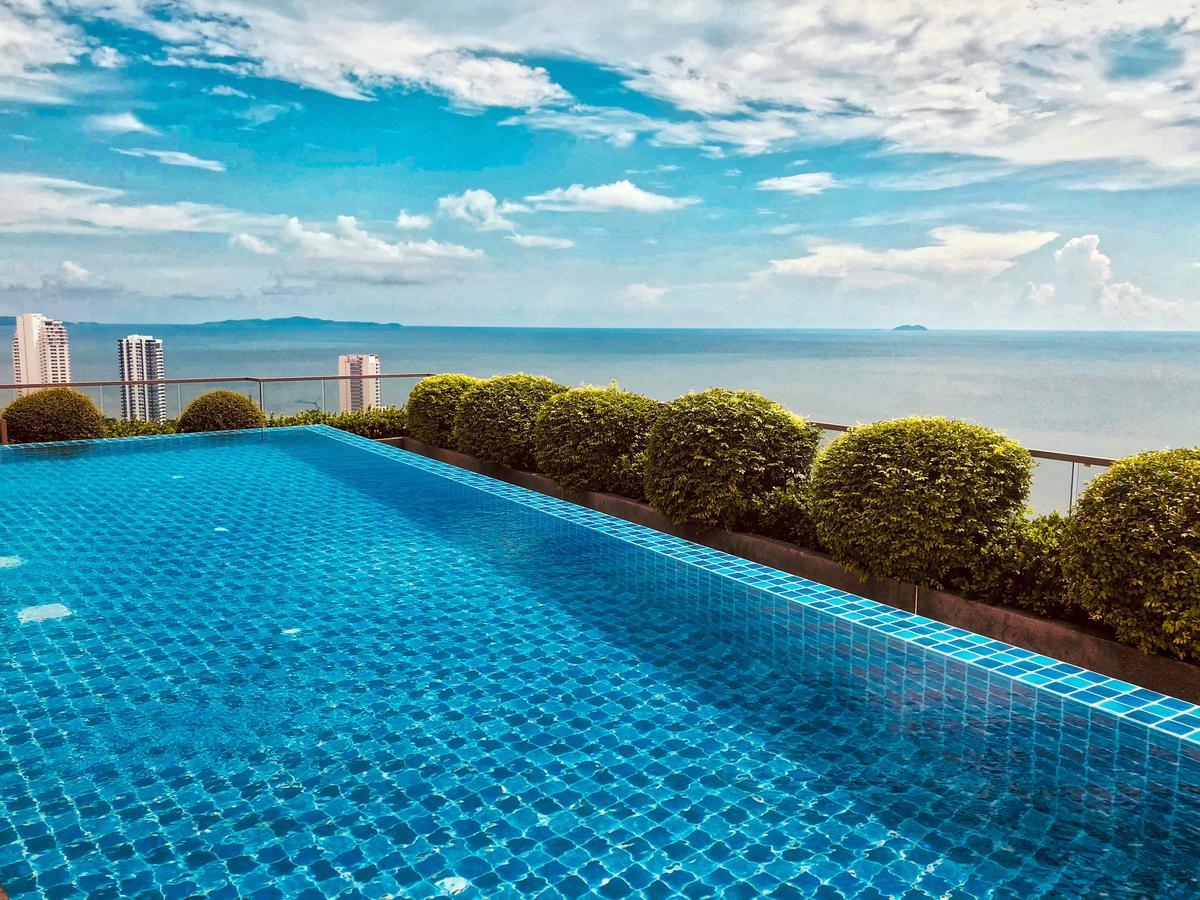 The Peak Towers Pattaya Exterior foto