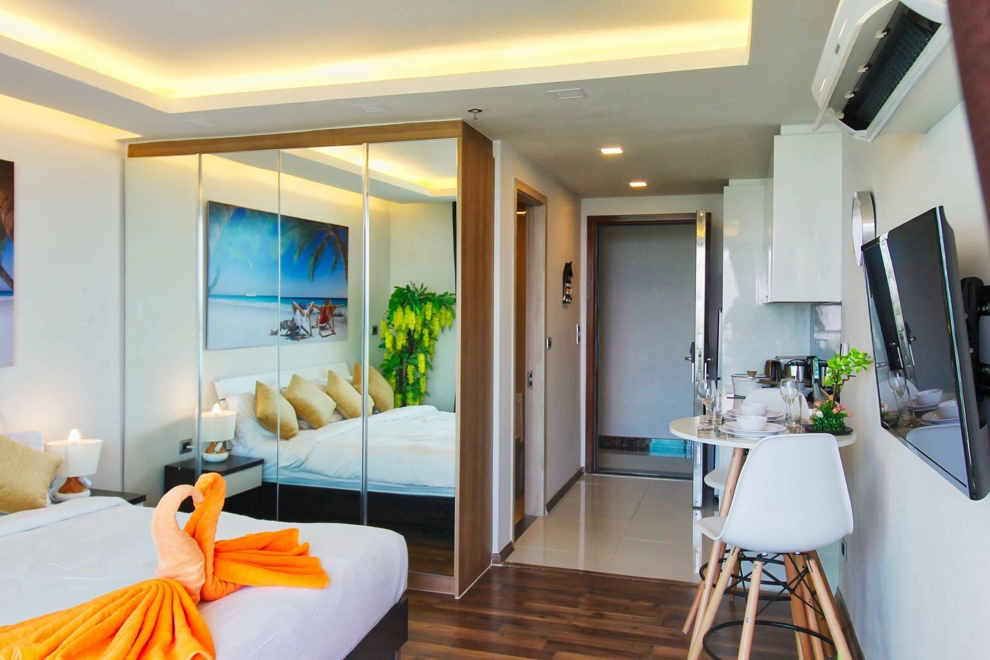 The Peak Towers Pattaya Exterior foto