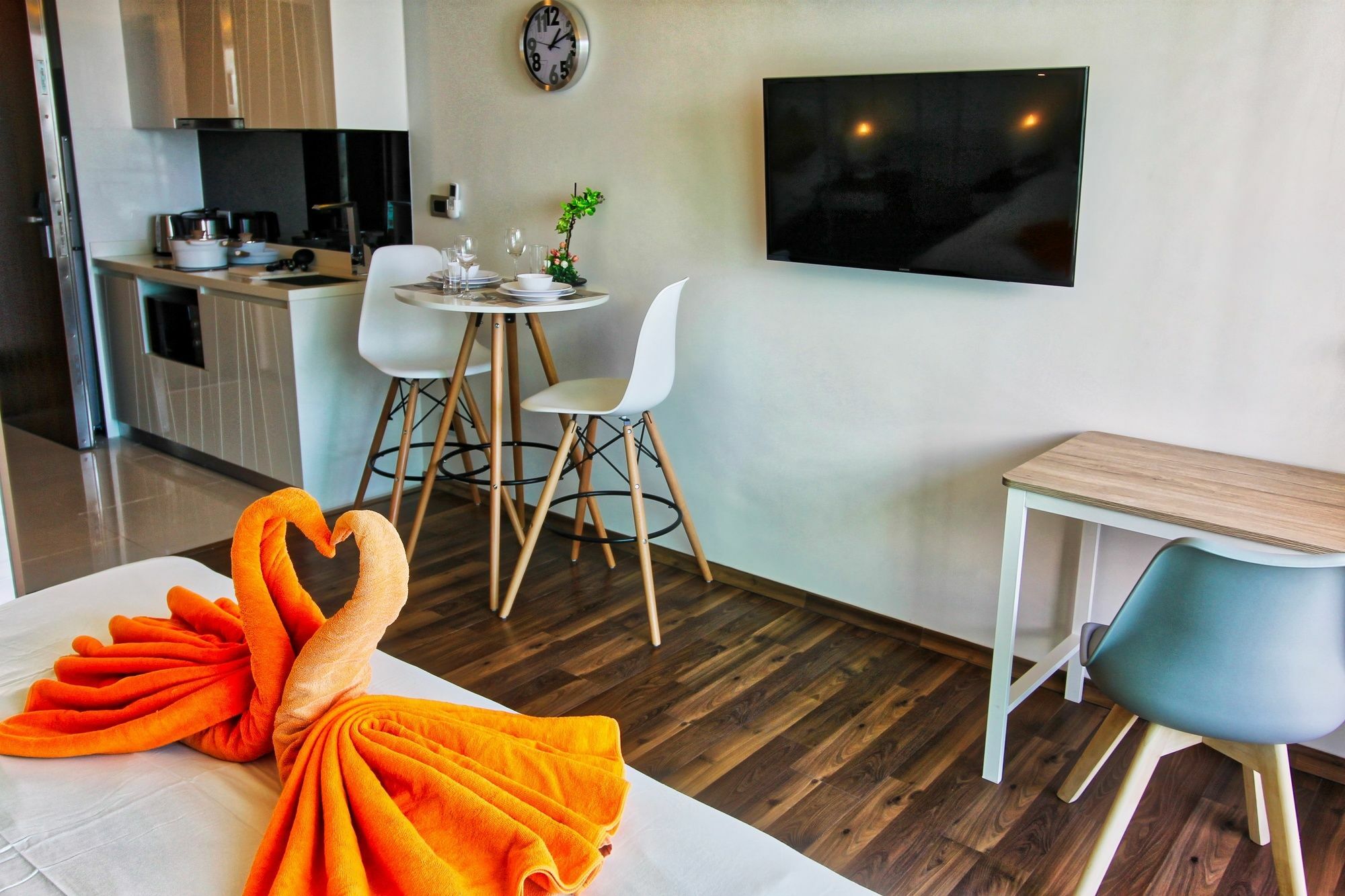 The Peak Towers Pattaya Exterior foto