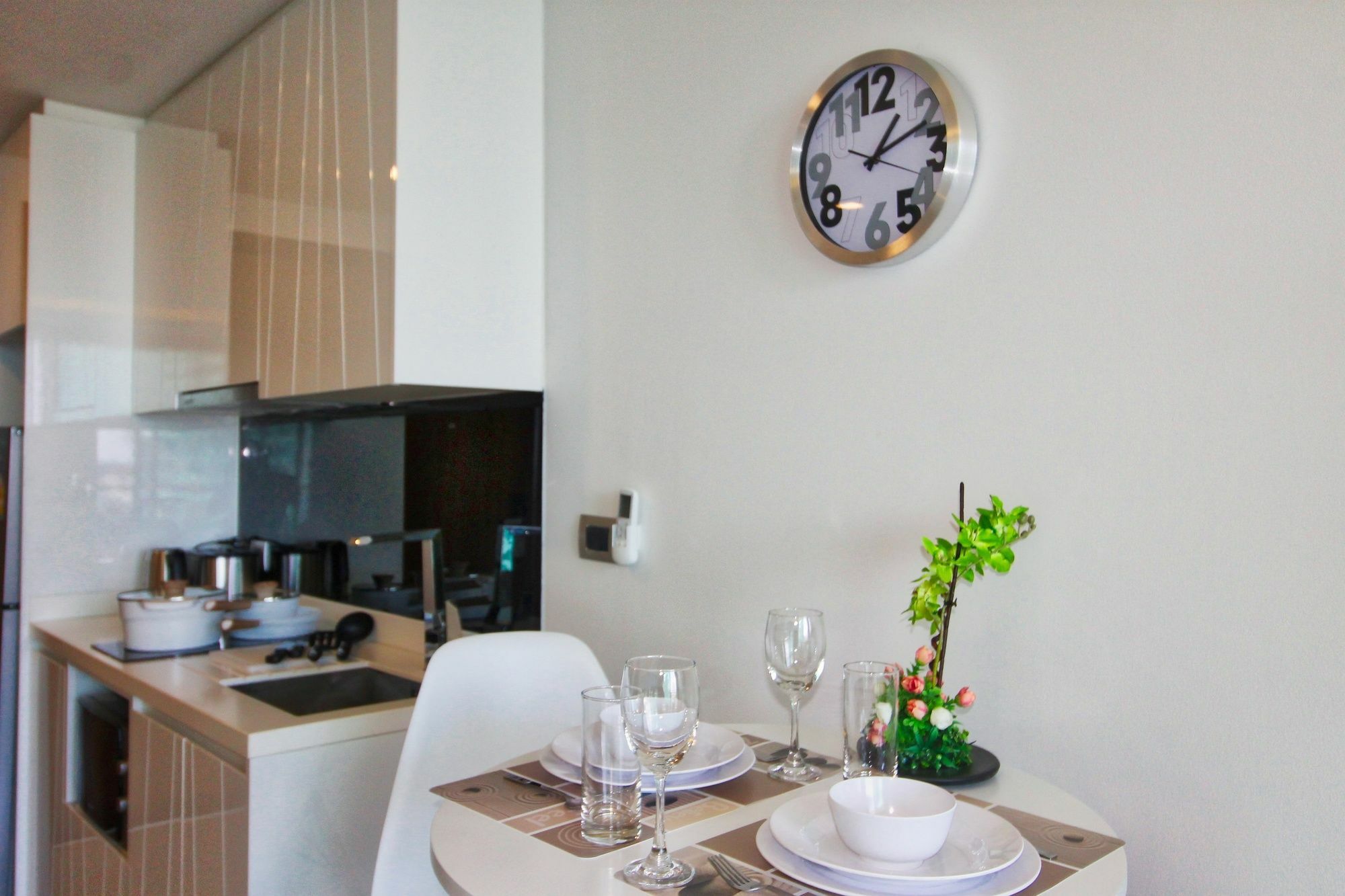 The Peak Towers Pattaya Exterior foto