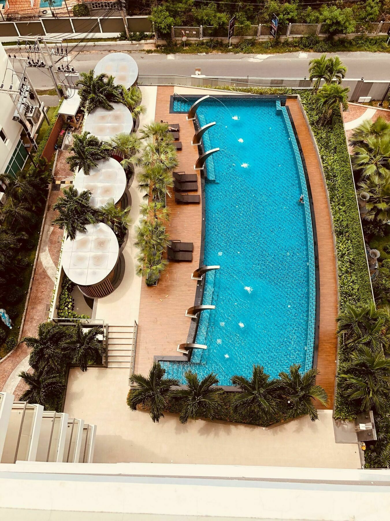 The Peak Towers Pattaya Exterior foto
